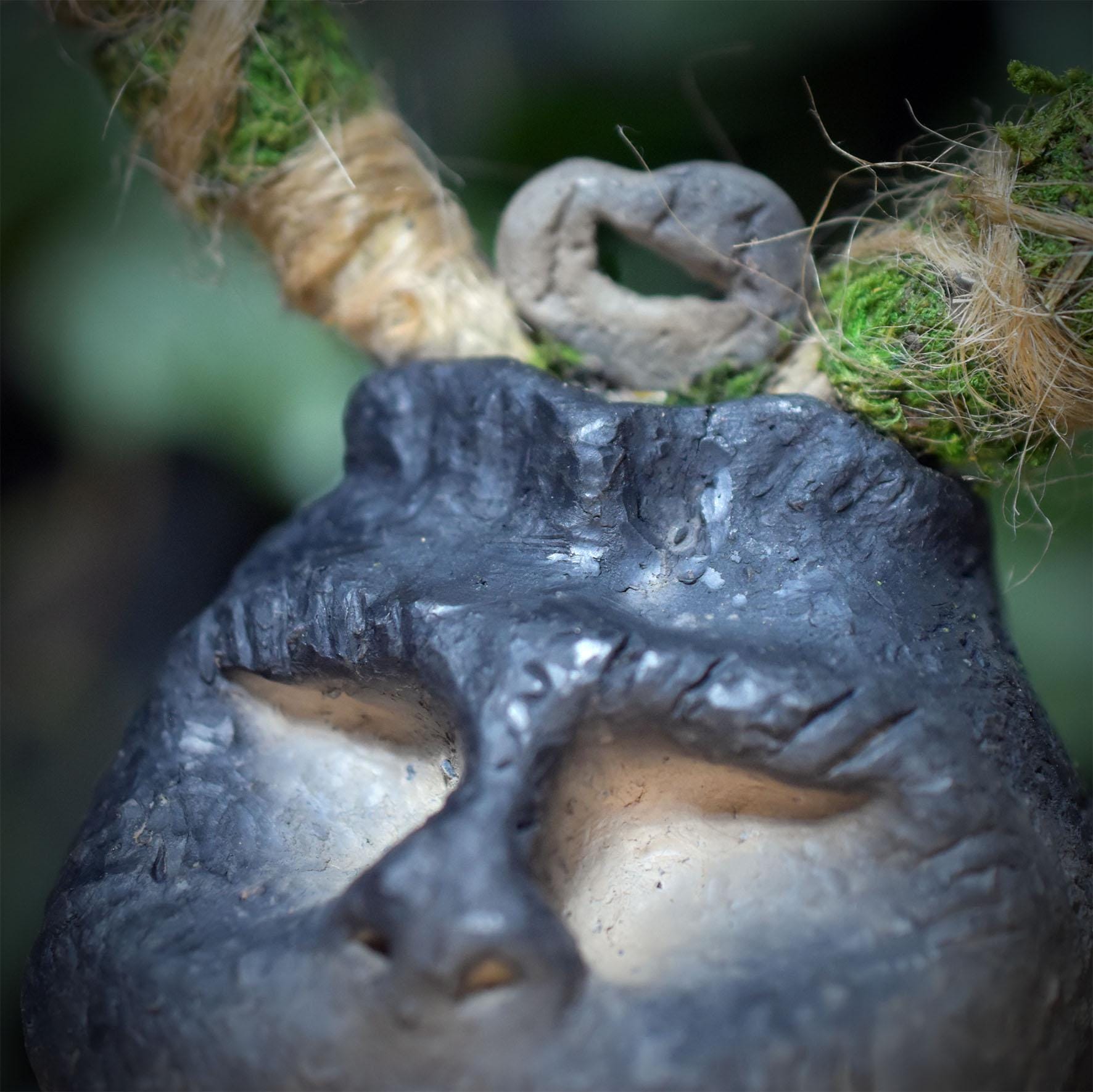 Cernunnos Skulptur Keramik, Horned God Altar Figur, Kelten Gott Holzgeweih, Rauchbrand 2,4kg, 28x14cm SKU314
