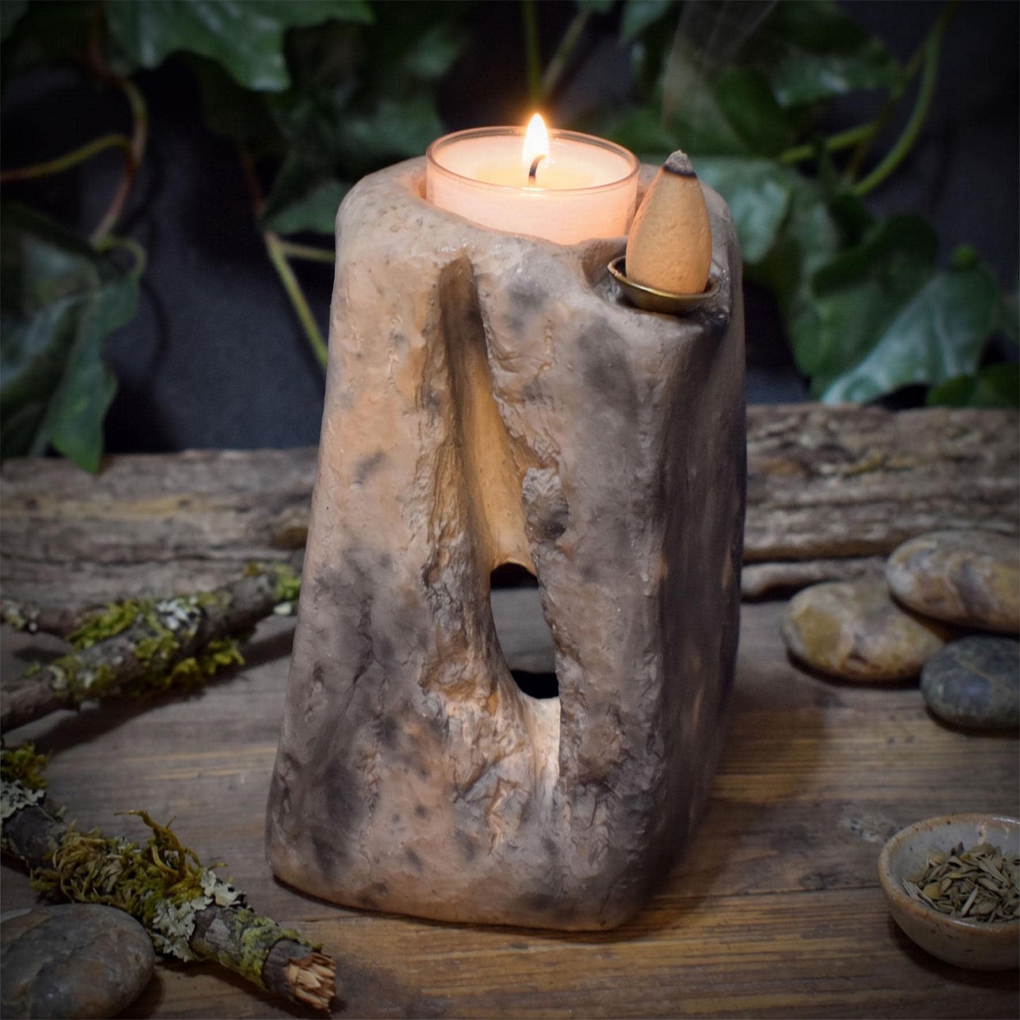 Teelichthalter Rückfluss Räucherkegel, Portal Anderswelt Schwelle, Trauerlicht Abschied Tod, Altar Keramik Rauchbrand 1kg, 13x8cm, AEP015
