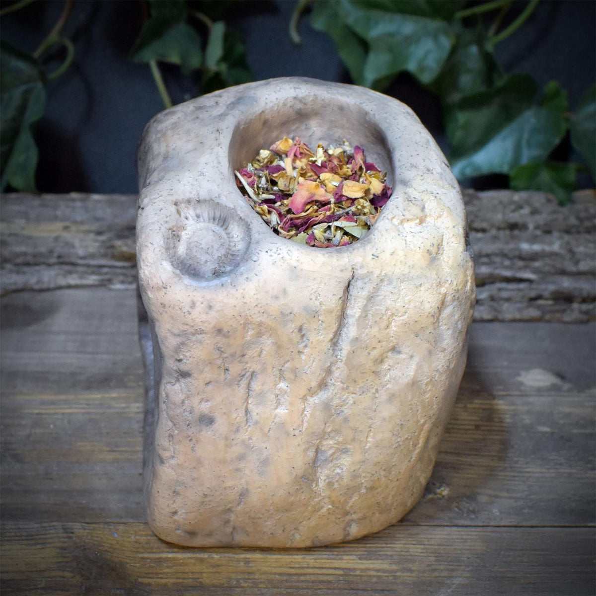 Räuchergefäß für Kohle Teelichthalter Portal Keramik | Räucherschale mit Ammonit Relief | Spirituelle Deko Altar Ritual 2kg RÄG100