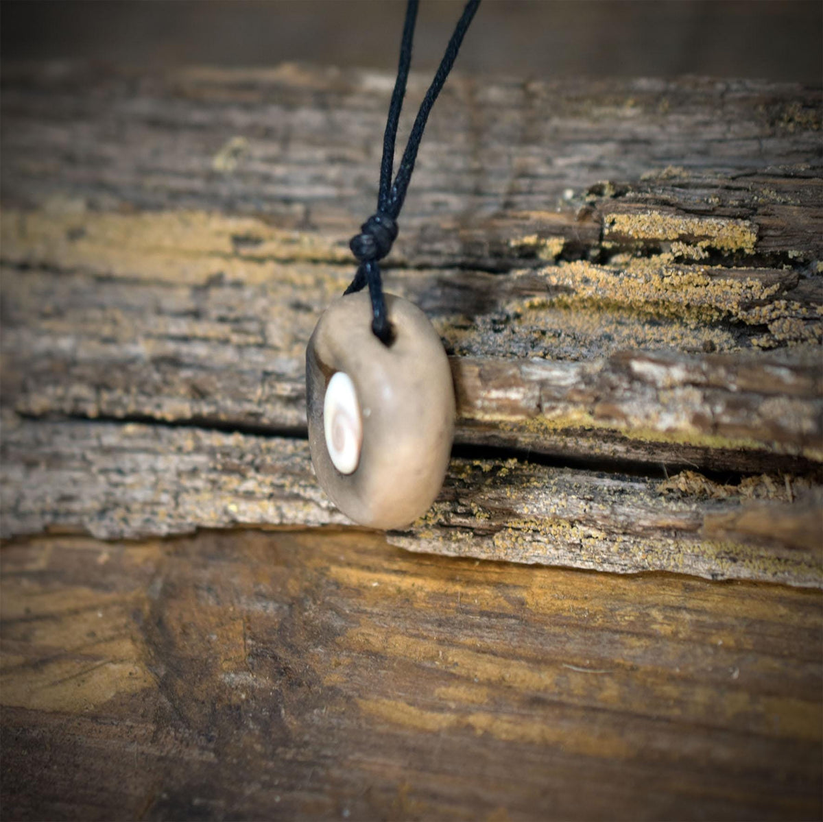 Shiva Auge Amulett Kette Keramik | Schutzsymbol Anhänger Spirale Turbanschnecke | Schamanischer Schmuck Zart Handgemacht 2cm AMU094