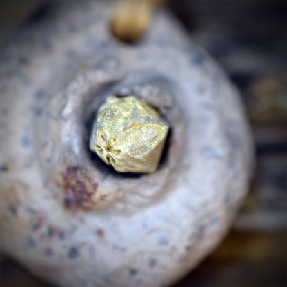 Seelilie Amulett Kette Keramik | Crinoid Fossil Schutzsymbol Anhänger Spirale | Schamanischer Schmuck Handgemacht Verstellbar 22g AMU099