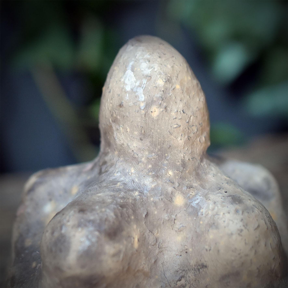Frau Holle Holda Skulptur Keramik | Göttin mit Tor zur Unterwelt Altar Figur | Schamanische Rauhnächte Deko Portal 16cm 1,85kg SKU323