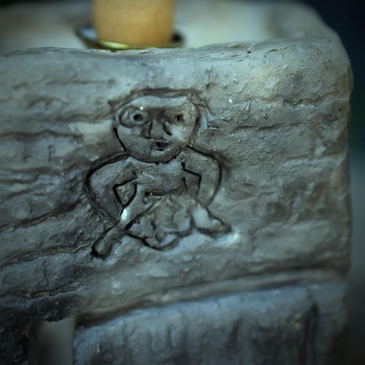 Rückfluss Räucherkegelhalter Turm Sheela na Gig Keramik Räuchergefäß Rauchwasserfall Backflow Altar Ritual Ton Unikat RÄH084