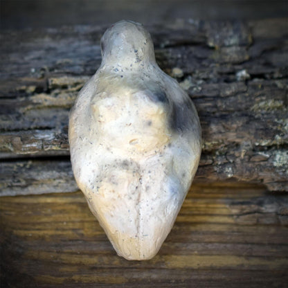 Taschengöttinnen aus Rauchbrandton – archaische Begleiterinnen für Schutz & innere Verbindung - TGS001