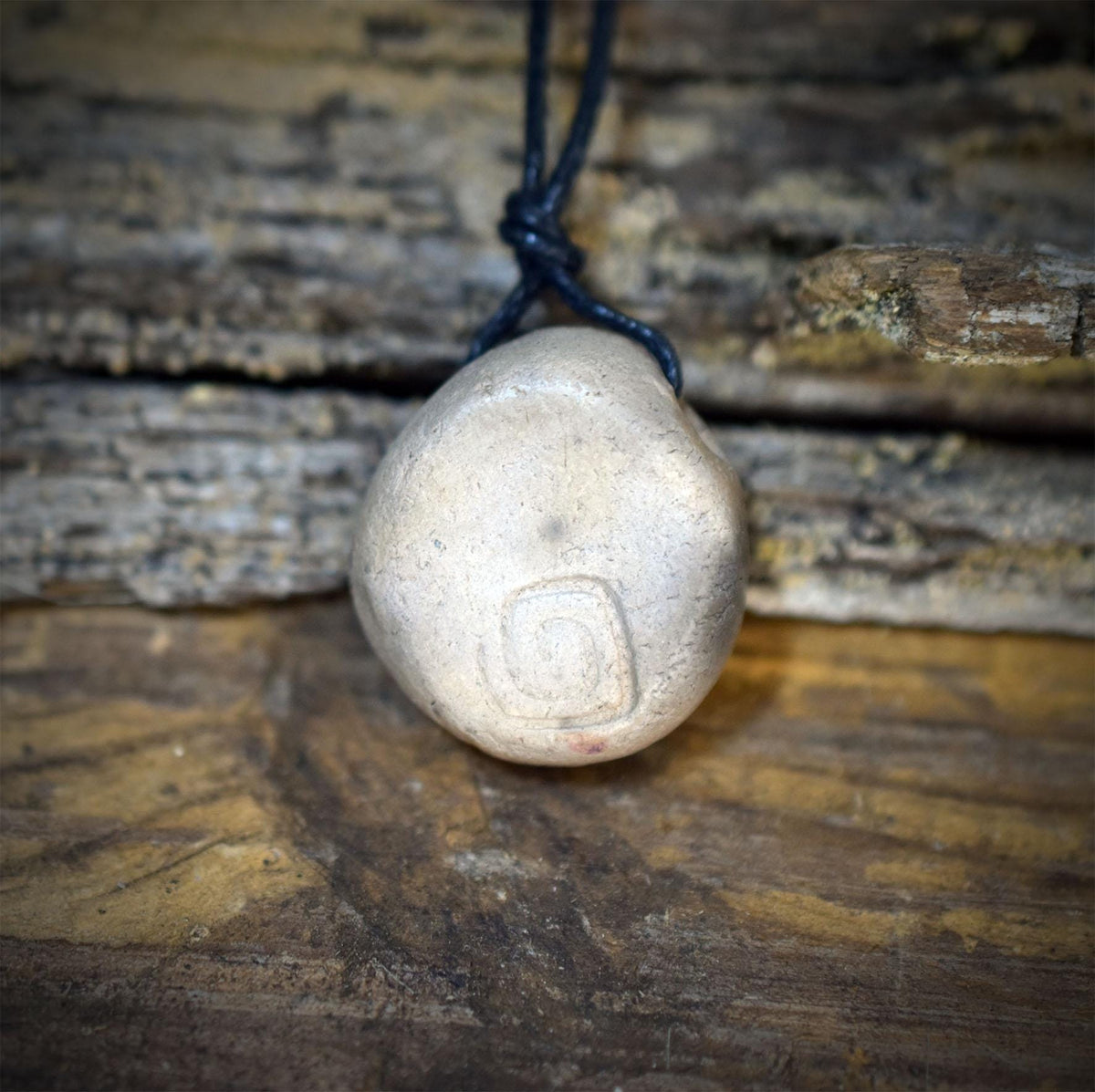 Shiva Auge Amulett Kette Keramik | Schutzsymbol Anhänger Spirale Turbanschnecke | Schamanischer Schmuck Zart Handgemacht 2cm AMU094