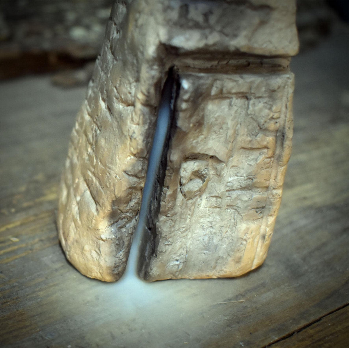 Rückfluss Räucherkegelhalter Turm Keramik | Schwellentür Rauchwasserfall Portal | Spirituelle Altar Deko Ritual Handgemacht 9cm 270g RÄH083