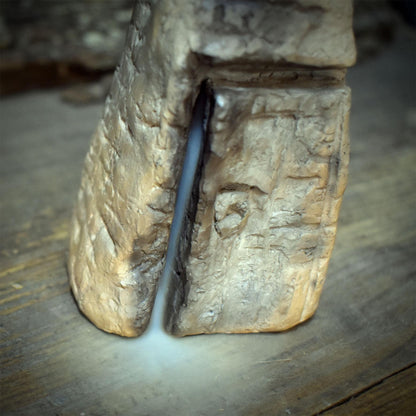 Rückfluss Räucherkegelhalter Turm Keramik | Schwellentür Rauchwasserfall Portal | Spirituelle Altar Deko Ritual Handgemacht 9cm 270g RÄH083
