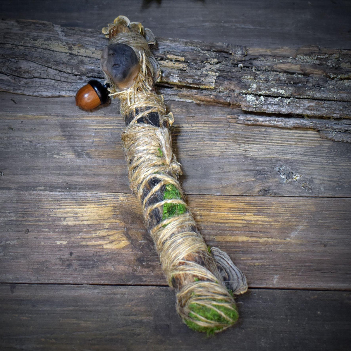 Ritualstab Waldgeist Keramik Schamanischer Stab Holz Moos Pilze Altar Naturspiritualität Unikat RST050