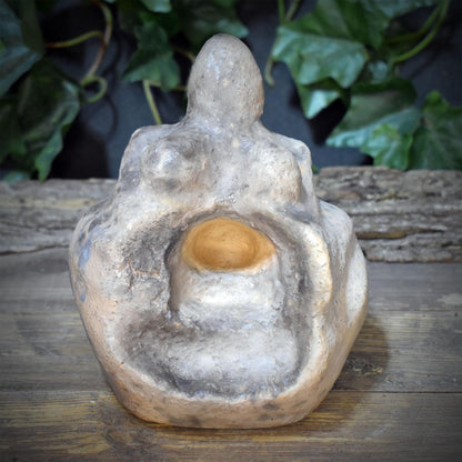 Frau Holle Holda Skulptur Keramik | Göttin mit Tor zur Unterwelt Altar Figur | Schamanische Rauhnächte Deko Portal 16cm 1,85kg SKU323