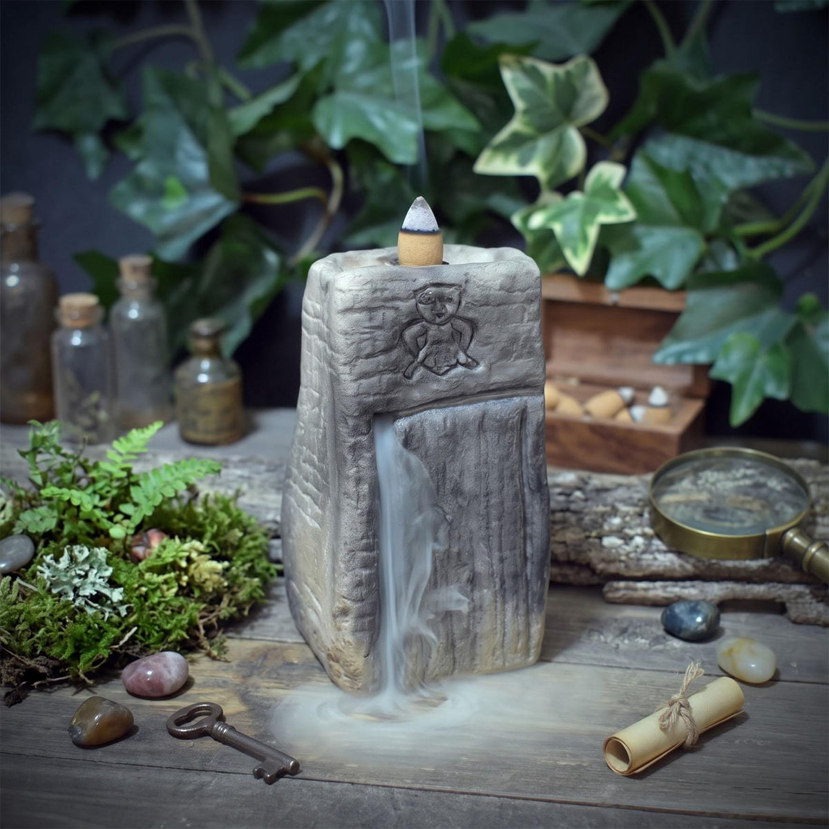 Rückfluss Räucherkegelhalter Turm Sheela na Gig Keramik Räuchergefäß Rauchwasserfall Backflow Altar Ritual Ton Unikat RÄH084