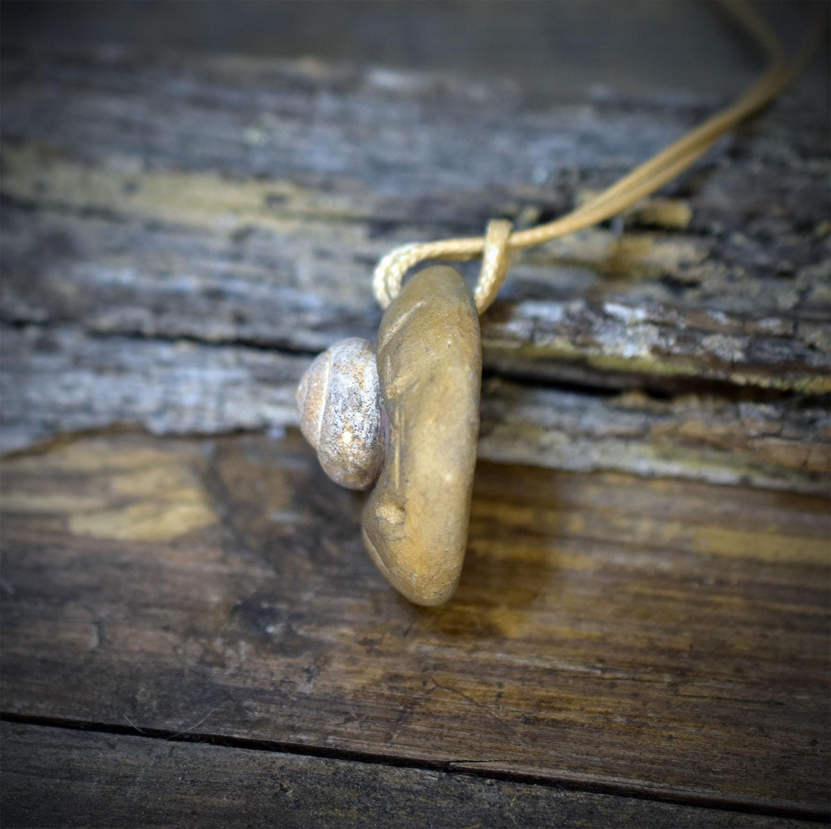 Fossil Amulett Schnecke Kette Ton Anhänger Spirale Urzeit Talisman Schutzstein Keramik Schmuck Altar Ritual Unikat AMU103