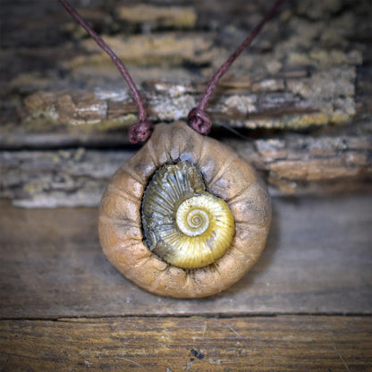 Ammonit Amulett Keramik Kette Fossil Talisman Echter Ammonit Glücksbringer Archaischer Halsschmuck AMU104