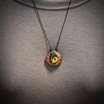 Ammonit Amulett Keramik Kette Fossil Talisman Echter Ammonit Glücksbringer Archaischer Halsschmuck AMU104