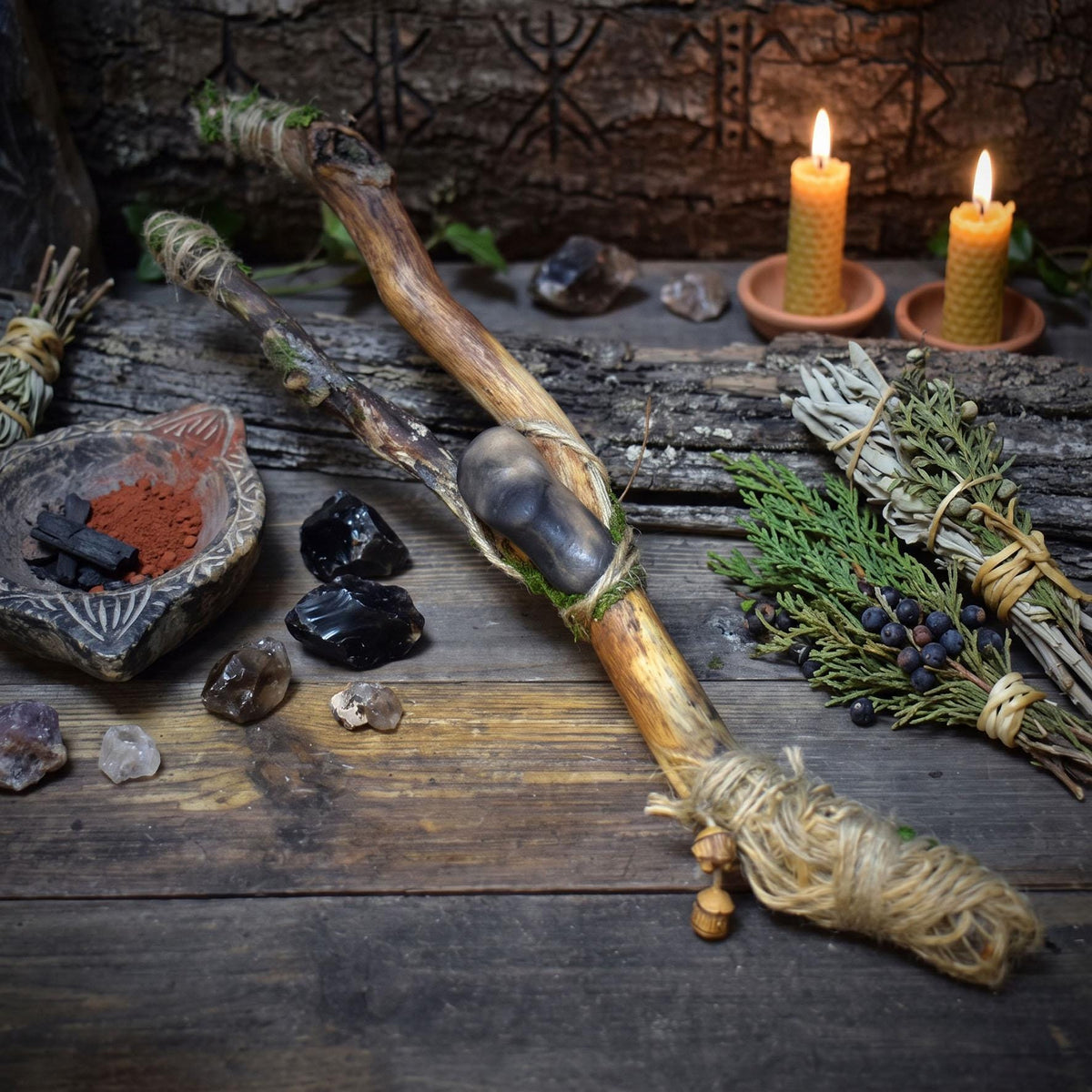 Ritualstab Gesicht Keramik Astholz Schamanischer Stab Altar Naturspiritualität Zeremonie Räuchern RST051