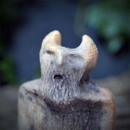 Cernunnos Skulptur aus Keramik, Gehörnter Gott Altarfigur, keltischer Waldgott für Naturrituale, Unikat SKU332