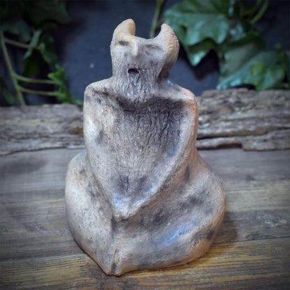 Cernunnos Skulptur aus Keramik, Gehörnter Gott Altarfigur, keltischer Waldgott für Naturrituale, Unikat SKU332