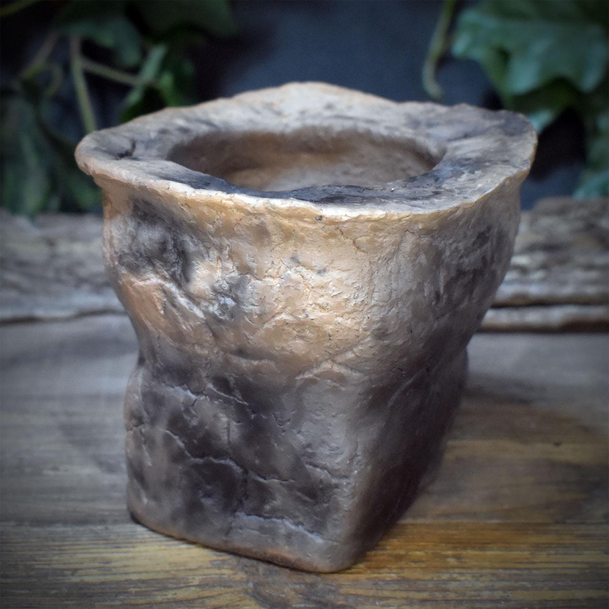 Opferschale Holdas Brunnen aus Keramik, Frau Holle Schale für Altar und Rituale, archaisches Ritualgefäß, Unikat RÄG101