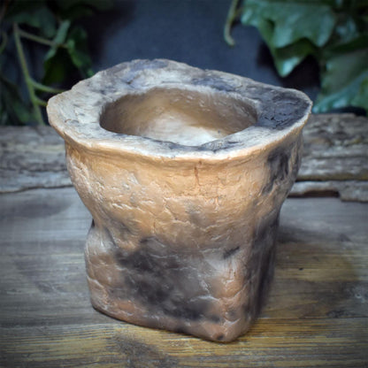 Opferschale Holdas Brunnen aus Keramik, Frau Holle Schale für Altar und Rituale, archaisches Ritualgefäß, Unikat RÄG101