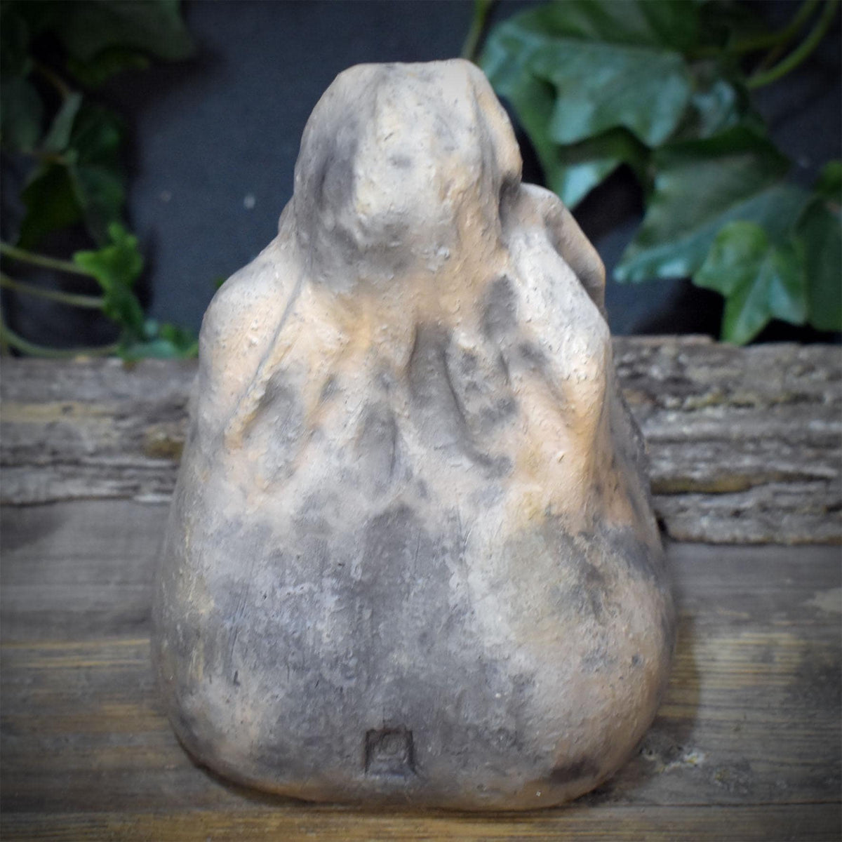 Ceridwen Skulptur aus Keramik, Kessel Altarfigur mit Gabenschale für Rituale, keltische Hüterin der Wandlung, Unikat SKU337