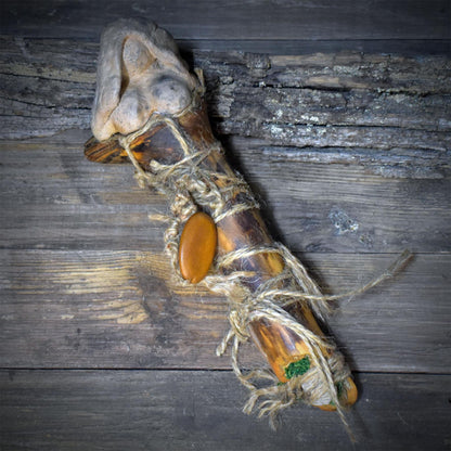 Ritualstab aus Holz und Keramik mit Sandrose und Holzperle, schamanischer Kraftstab für Rituale, Unikat RST055