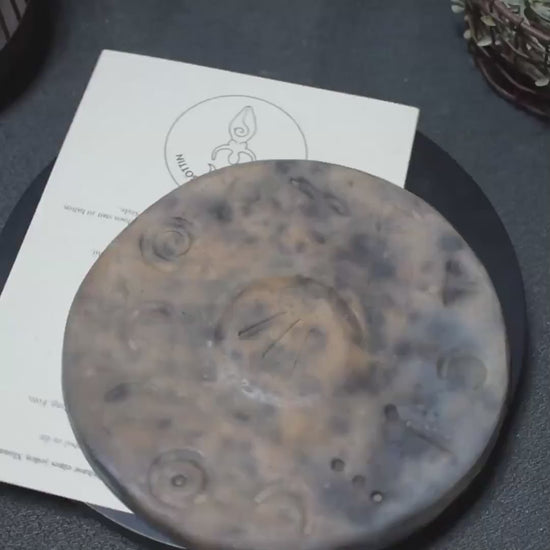 Jahreskreis-Altar – Der Zyklus der Göttin aus Rauchbrandton - GEF009