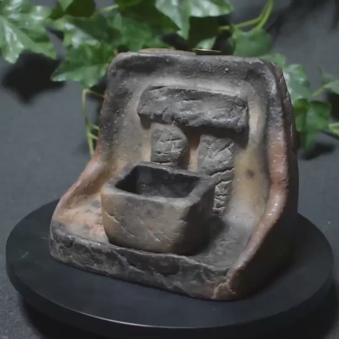 Rückfluss-Räucherkegelhalter Stonehenge – Rauchbrandkunst & Ritualkraft - 2 in 1 Räuchergefäß, Art.Nr.: RÄH024